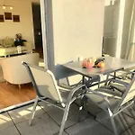 Bright Spacious And Modern With Terrace Apartament