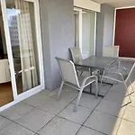 Bright Spacious And Modern With Terrace Apartament