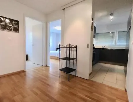 Apartman Bright Spacious And Modern With Terrace *