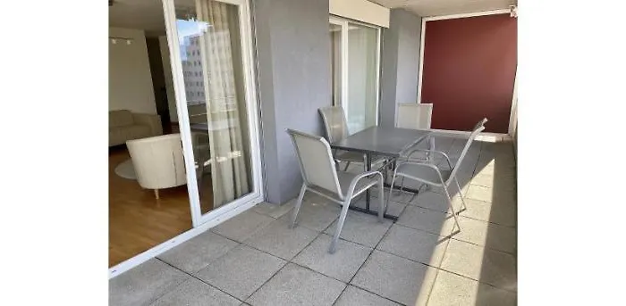 Bright Spacious And Modern With Terrace Apartament